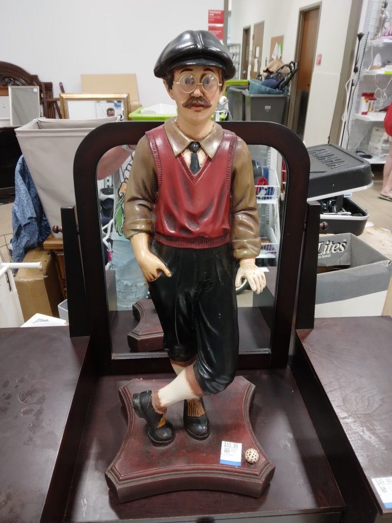 Golfer Statue