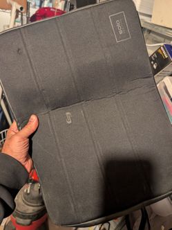 17-in laptop sleeve