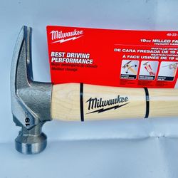 Milwaukee 19 oz. Wood Milled Face Hickory Framing Hammer