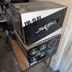 NEW Pair (2) Skar Audio EVL-15 D4 Subwoofers - 5,000 Watts MaxUp for sale is a brand-new, never-used pair of Skar Audio EVL-15 D4 subwoofers.

I origi