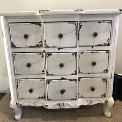 Chest Of Drawers / Bedside Table