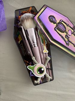 Spooky Glam Brushes