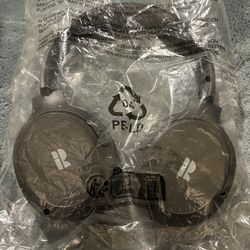 Hybrid Active noise Cancelling  Wireless Headphones 