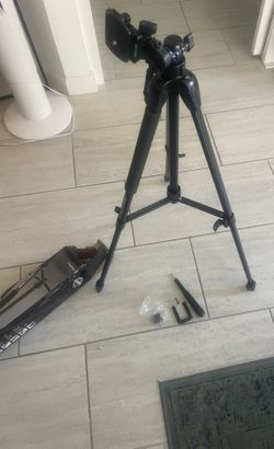 Sunpak 58 Inch Aluminum Tripod 3 Way Pan And Tilt Head 