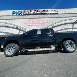 Chevy Silverado Wheels Tires Leveling Kit Accessories Lift Kits Lights Air-bag Kits Side Stpes Bed Covers Intakes Installations 