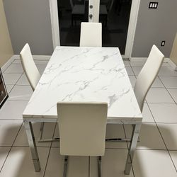 Dining Room Table With 4 Chairs