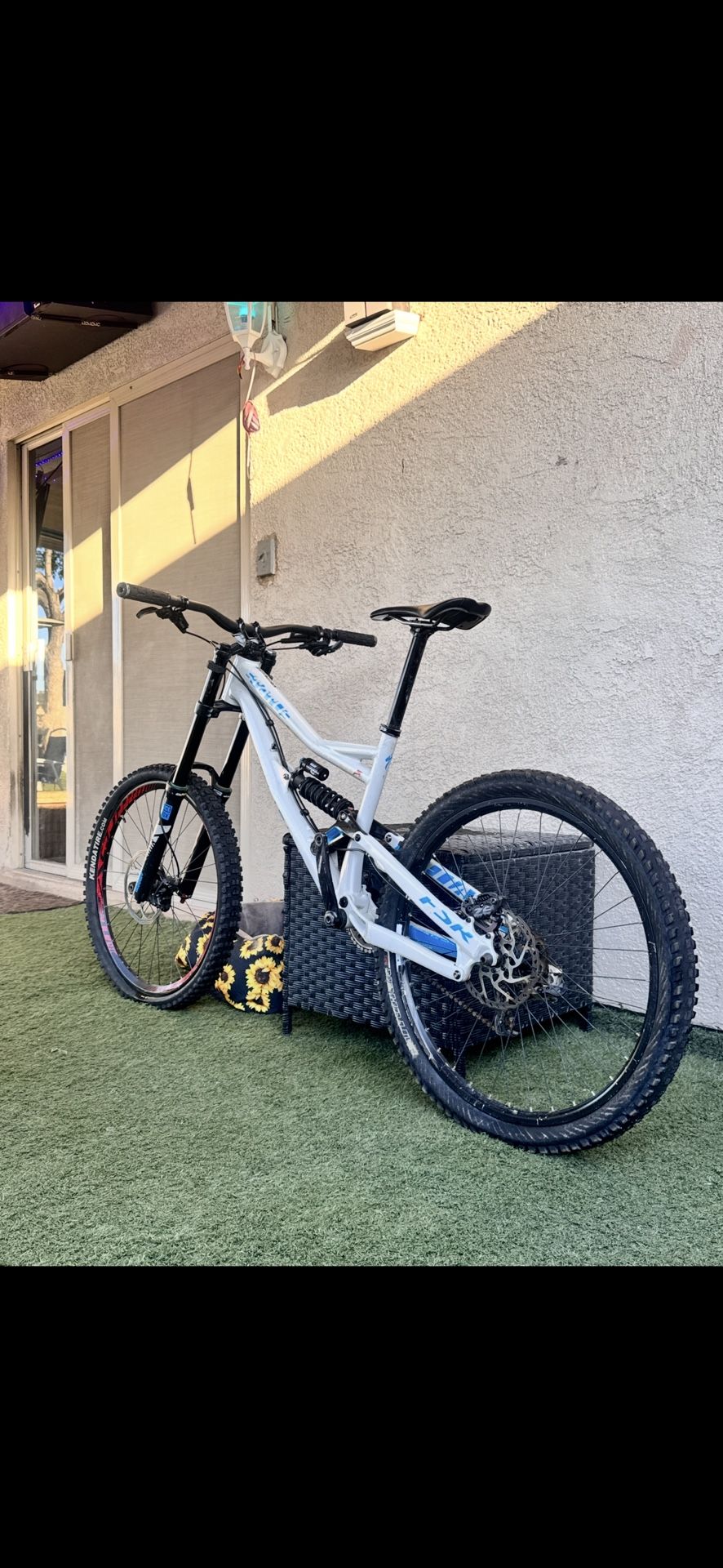Downhill Mountain Bike Full Suspension