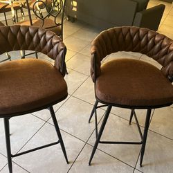 Stools For Sale / Se Vende Cillas. 