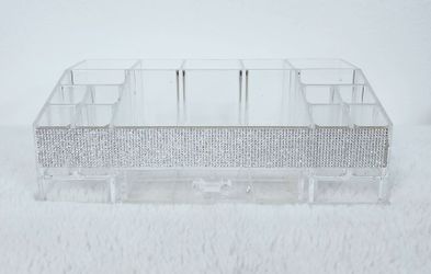 Make up organizer