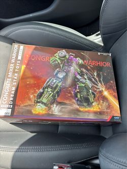 New Transformation toy Dream Star Toys DST02-005 Congrete Mixer Warhior In Stock