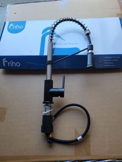 Kitchen Faucet Modern Spring in Black