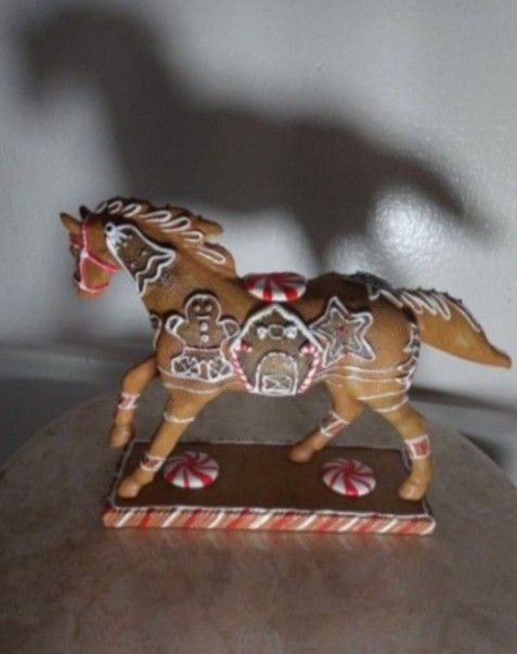 2007 LYNN BEAN GINGERBRAD PONY SCULPTURE 9"×6"