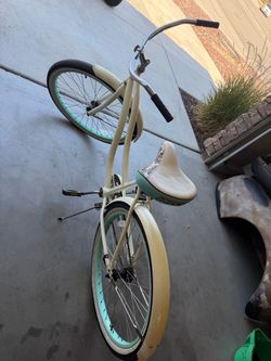 Huffy 26-inch beach cruiser bike