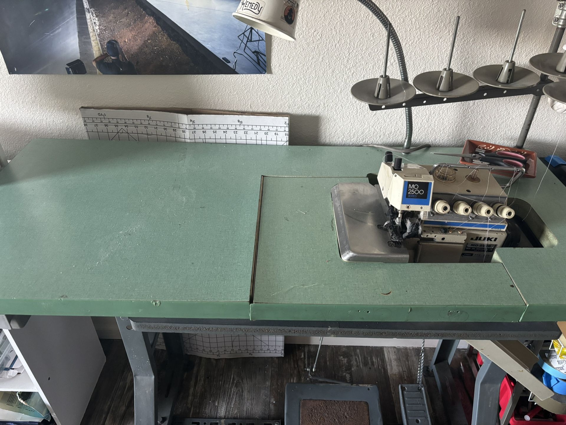 Industrial Overlock Sewing Machine