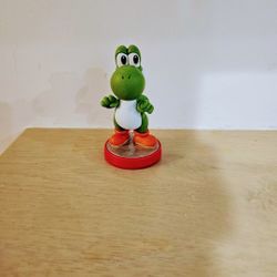 Super Mario Yoshi amiibo
