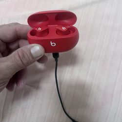 BEATS EAR BUDS
