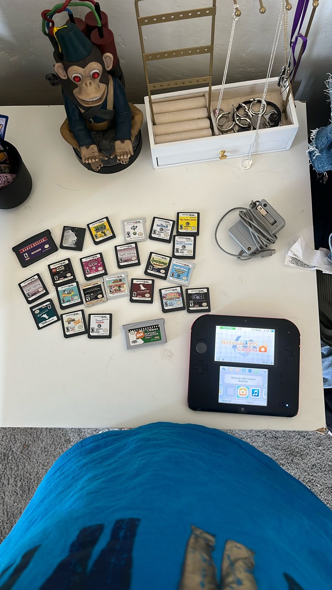 nintendo 2ds with games 