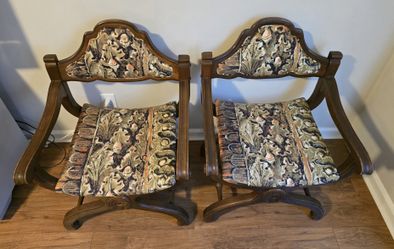 Set Of Vintage Dantesca Chairs
