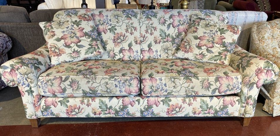 DREXEL Heritage Floral Couch