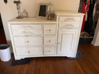 Lightly distressed vintage style dresser
