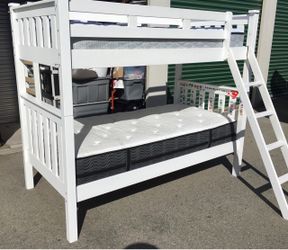 ••••Twin Bunk Bed with Mattress •••••