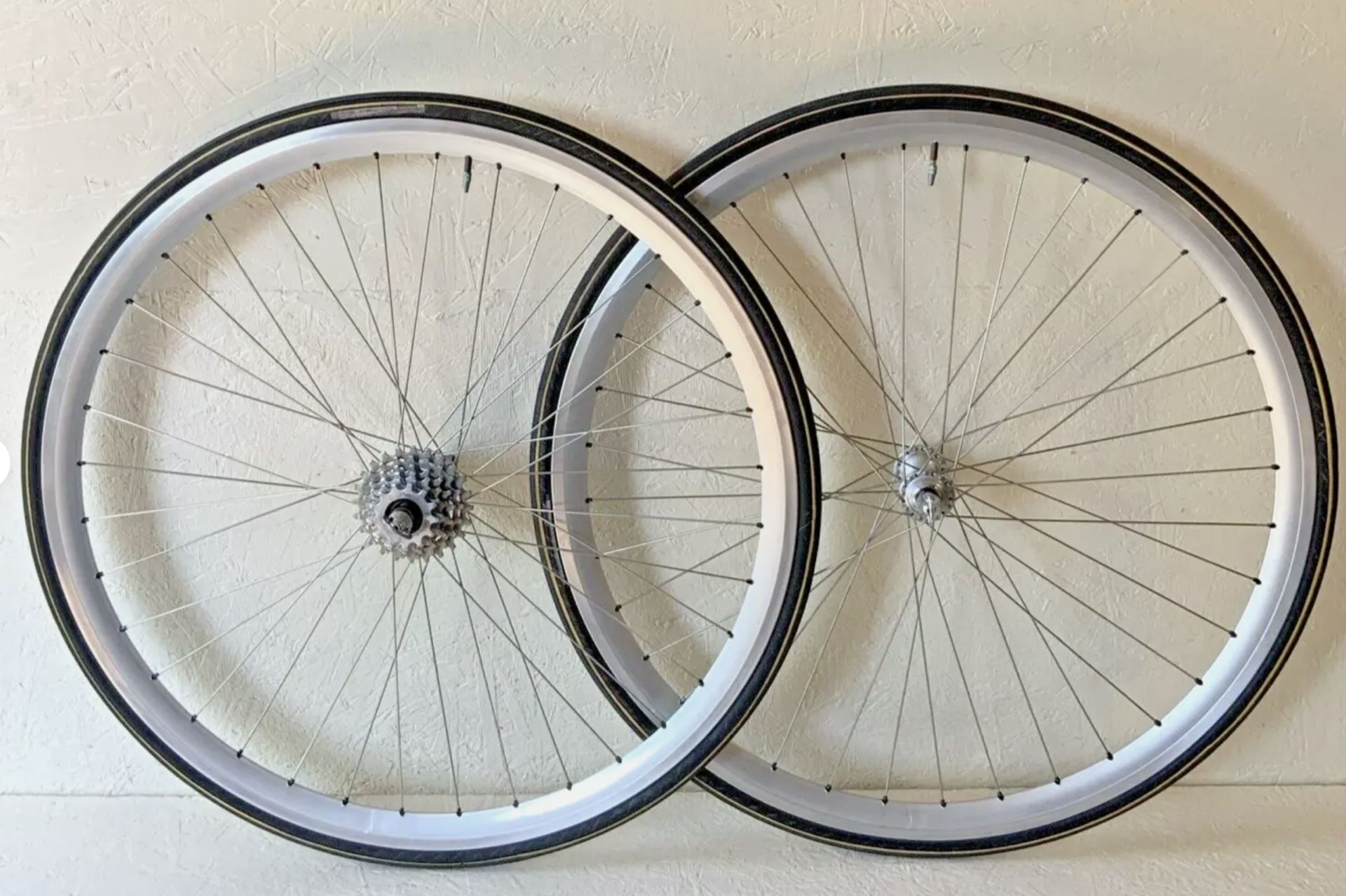 Velocity Deep-V Wheelset 700c Campagnolo Hubs Regina 6 Speed