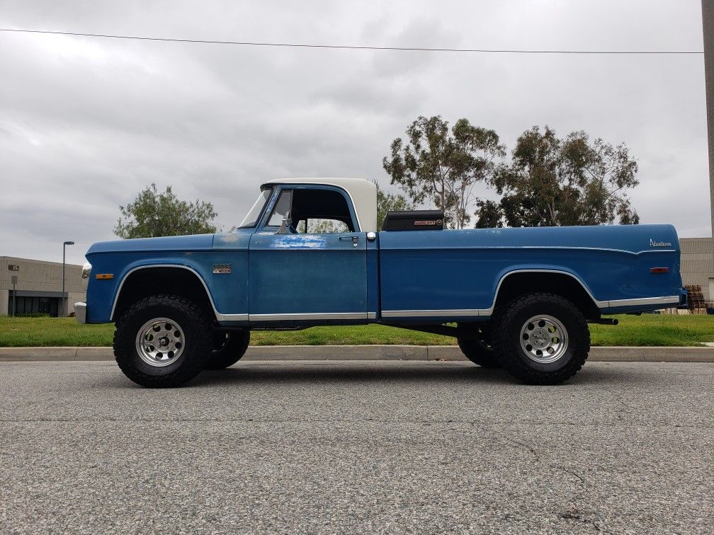 1970 Dodge Sweptlne Truck