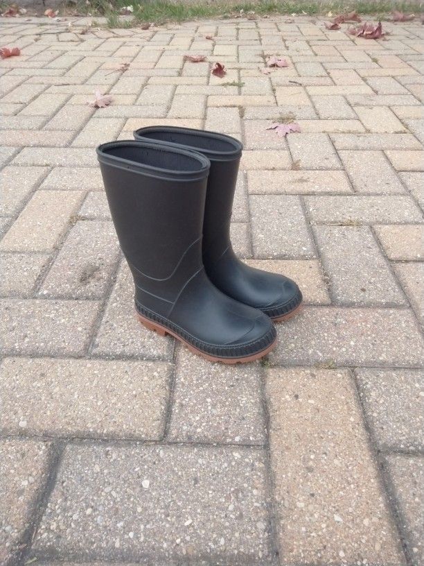 Size 9-10 Little Kid Rain Boots