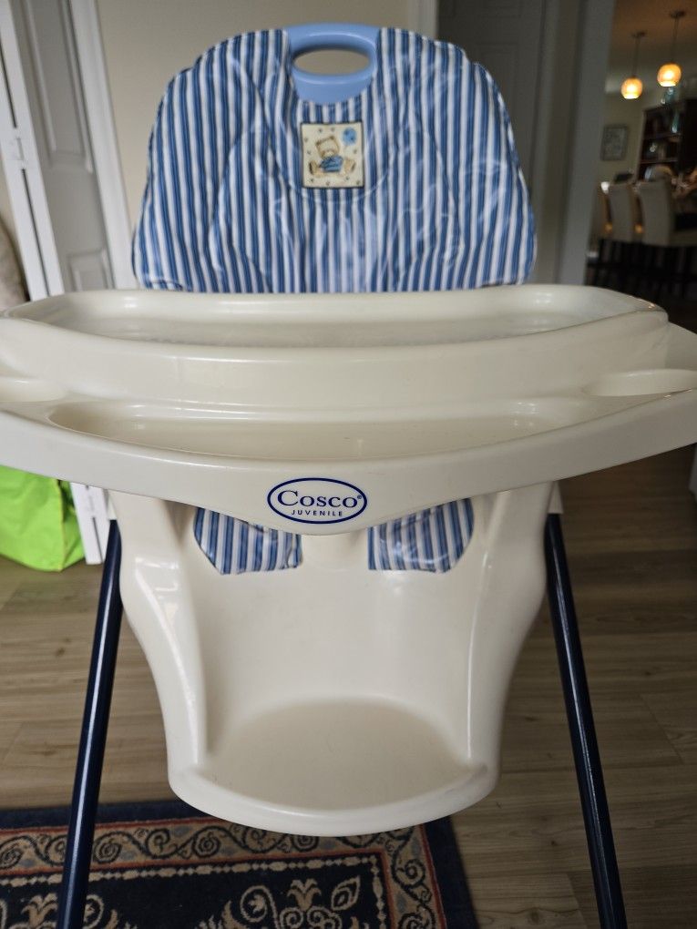 Cosco Highchair (Upper Allen Mechanicsburg)