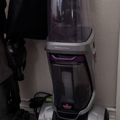 Bissell Carpet Cleaning Vacuum 