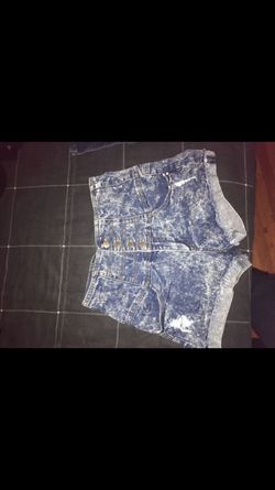 Shorts size M