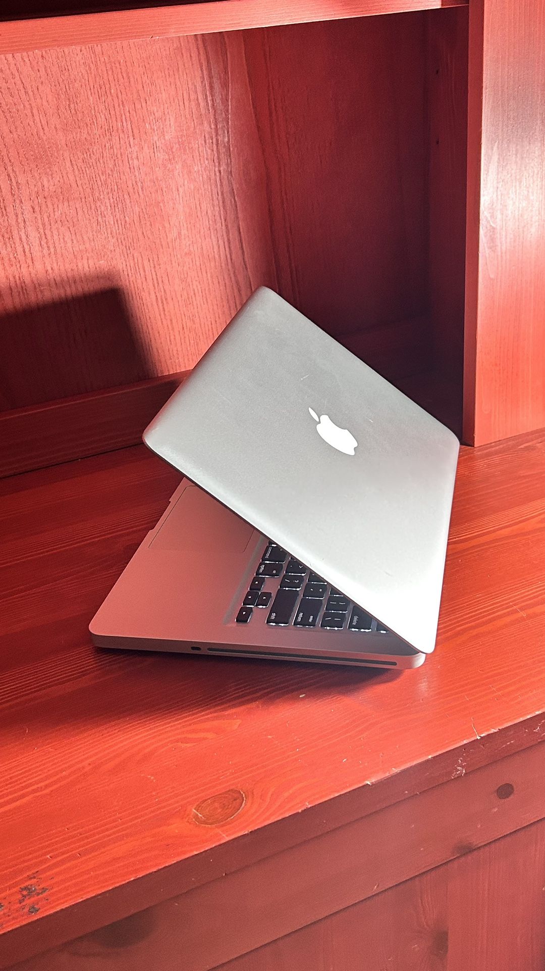 Apple MacBook Pro 13” 256GB SSD 8GB Ram I5 macOS 15.1 Sequoia $140