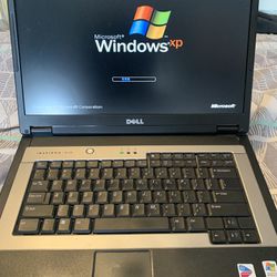 Dell Inspiron B130 pentium m 1.7 521mb Ram Windows XP Laptop Computer
