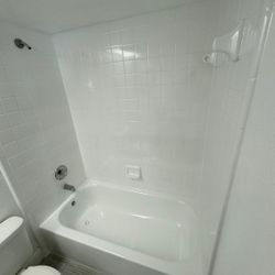 🛀 REGLAZED BATHTUB 🛀LIKE NEW , lOW COST , WARRANTY, GOOD QUALITY