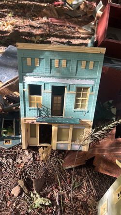 Mini houses some still in tacked
