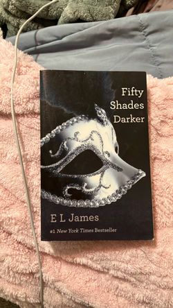 Fifty Shades Darker by E L James