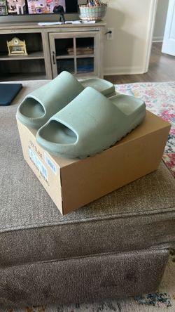 Yeezy Slides 