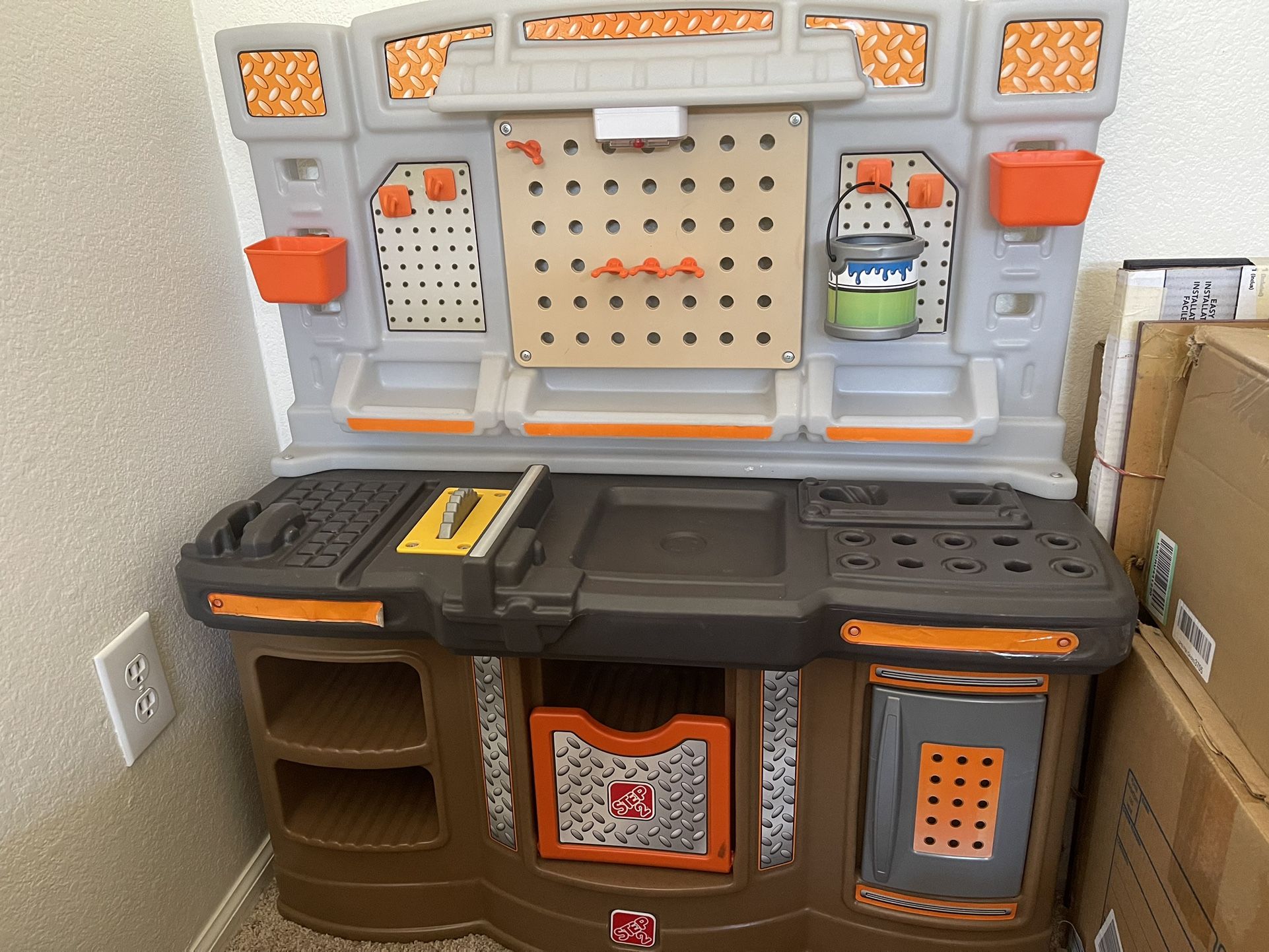 Step2 Big Builders Pro Workshop/Workbench For Kids