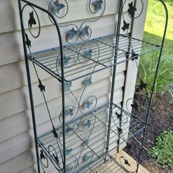Metal Leaf Design Shelf