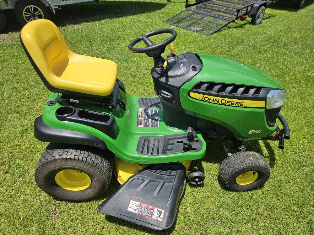 John Deer E130