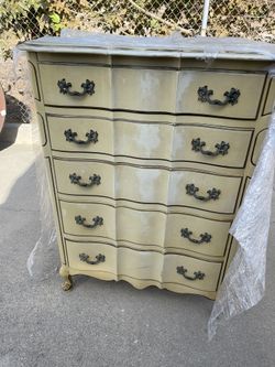 Vendo Tres Muebles Antiguos