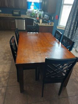 Table with 6 chairs