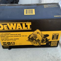 Circular Saw 7-1/4” Dewalt