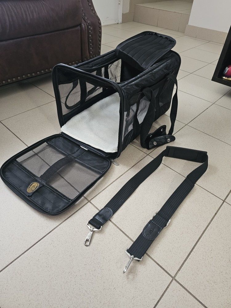 Sherpa Original Deluxe Travel Pet Carrier/ Caja De Transporte Para Mascotas