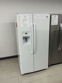 Side By Side Refrigerator in White