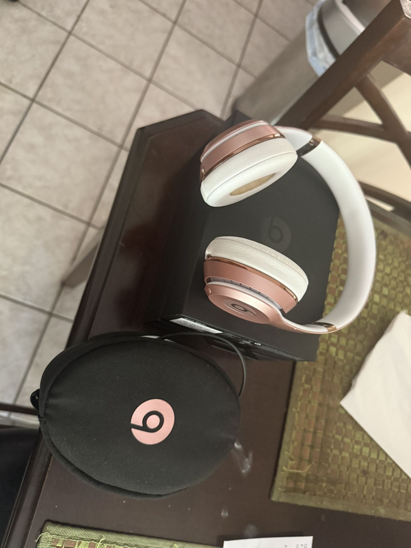 Beats Solo 3 With Box And Accessories Rose Gold