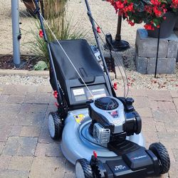 Murray
22 in. 140 cc Briggs & Stratton Walk Behind Gas Self-Propelled Lawn Mower with Front Wheel Drive and Bagger
