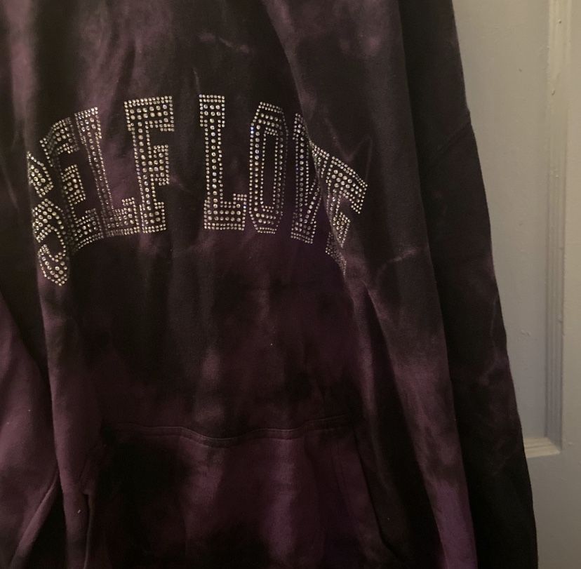 Hoodie / Sweater  & Accessories