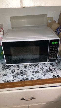 Moving sale /microwave