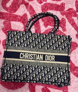 Dior toe